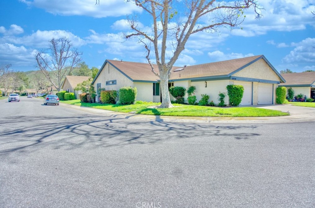 22220 Village 22, Camarillo, CA 93012-7540