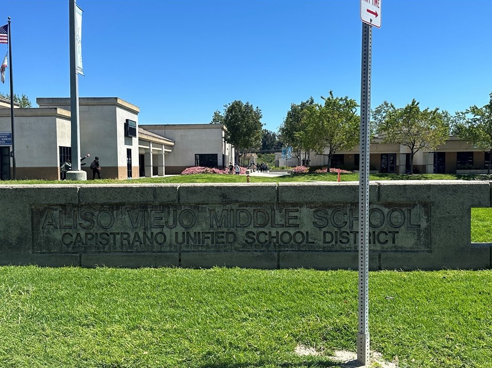 18 Santa Clara, Laguna Beach CA  92656-1319 exterior