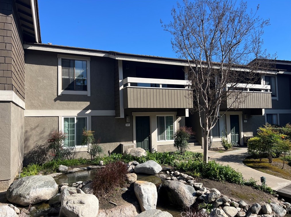 306 Streamwood, Irvine, CA 92620-1968