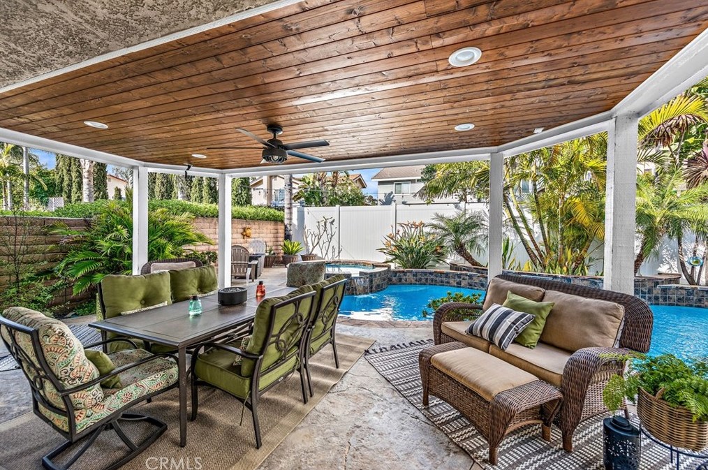 26001 Fallbrook, El Toro, CA 92630