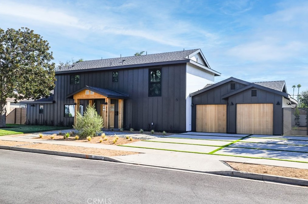 11872 Gladstone Dr, Santa Ana CA  92705-2938 exterior