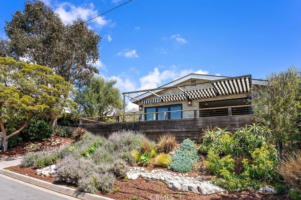 2844 Chateau Way, Laguna Beach, CA 92651-2011
