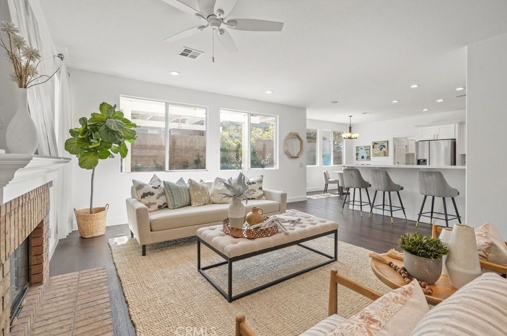 28 Rosenblum, Irvine CA  92602-2406 exterior