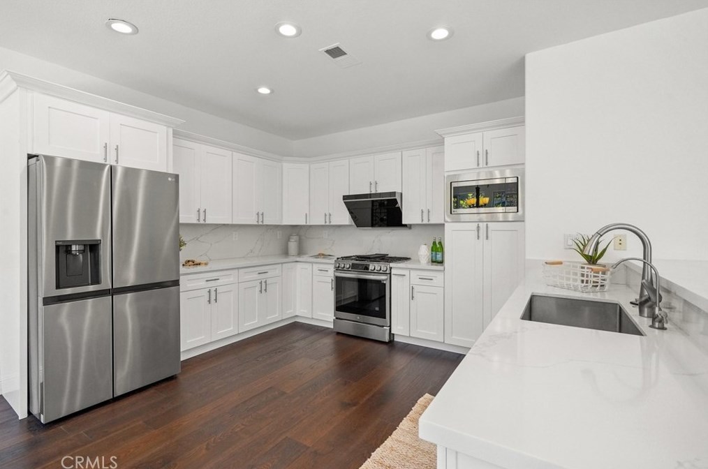 28 Rosenblum, Irvine CA  92602-2406 exterior