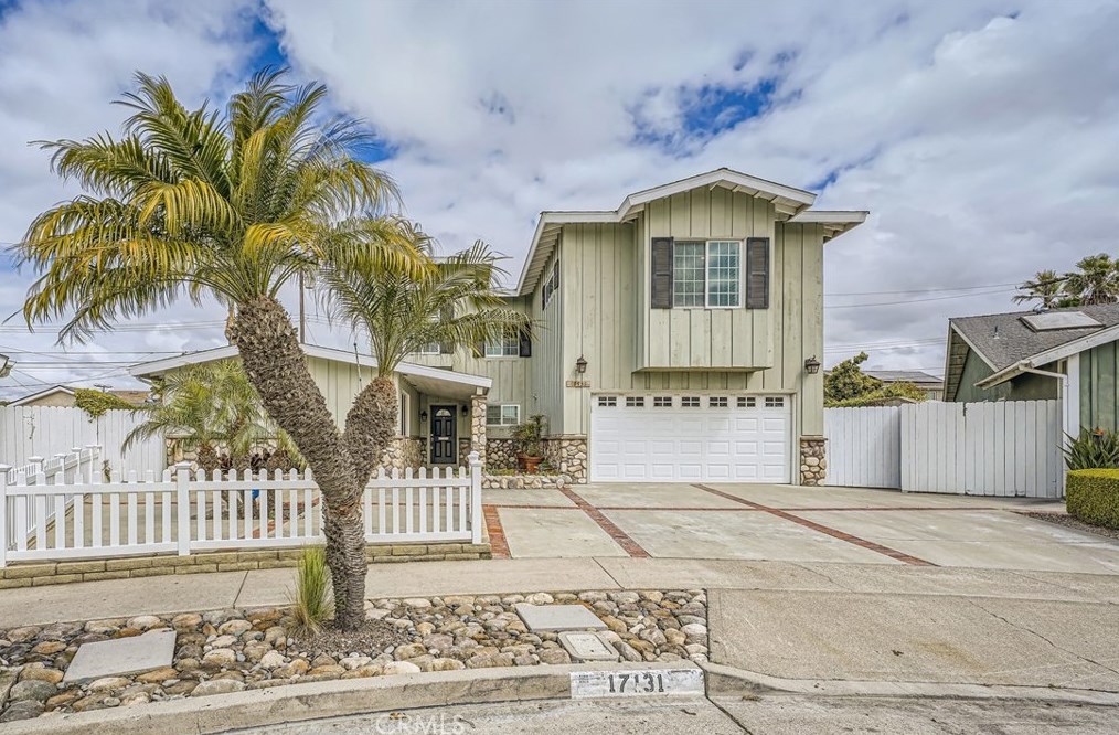 17131 Autumn Cir, Huntington Beach, CA 92647