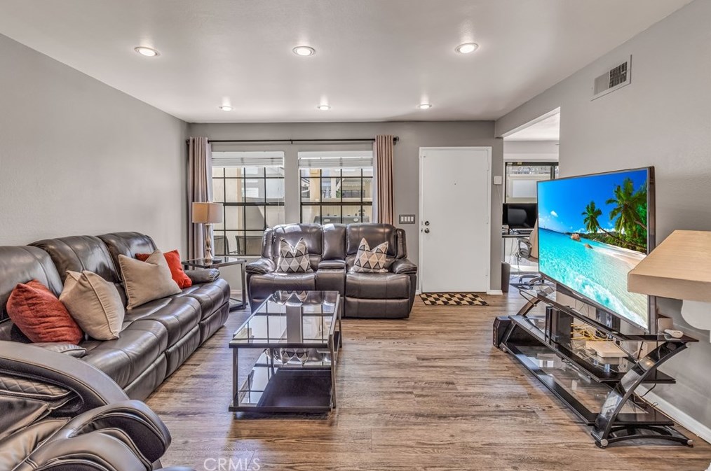 9080 Wallingsford Ln #16, Westminster, CA 92683