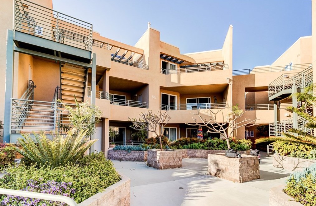813 Kalpati Cir, Carlsbad CA  92008-4196 exterior