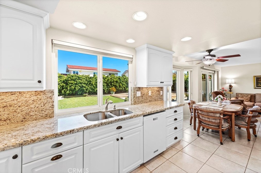 9767 Winthrop Cir, Santa Ana, CA 92708