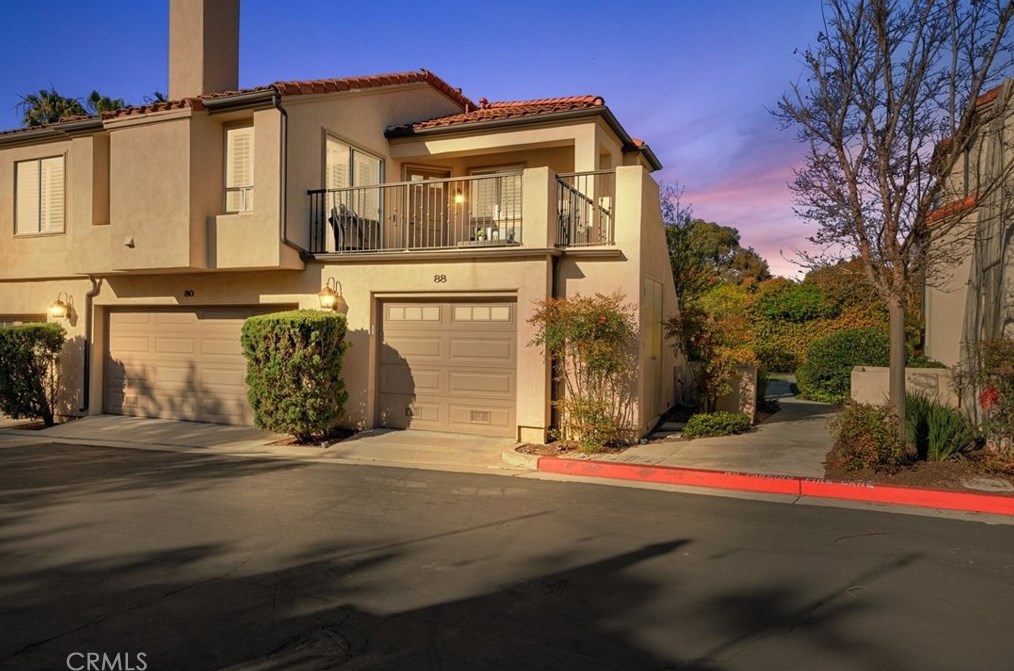 88 Corsica Dr, Newport Beach, CA 92660-3237