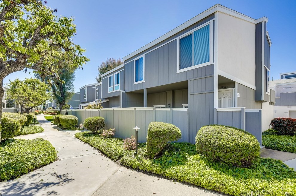 2730 W Segerstrom Ave #b, Santa Ana, CA 92704