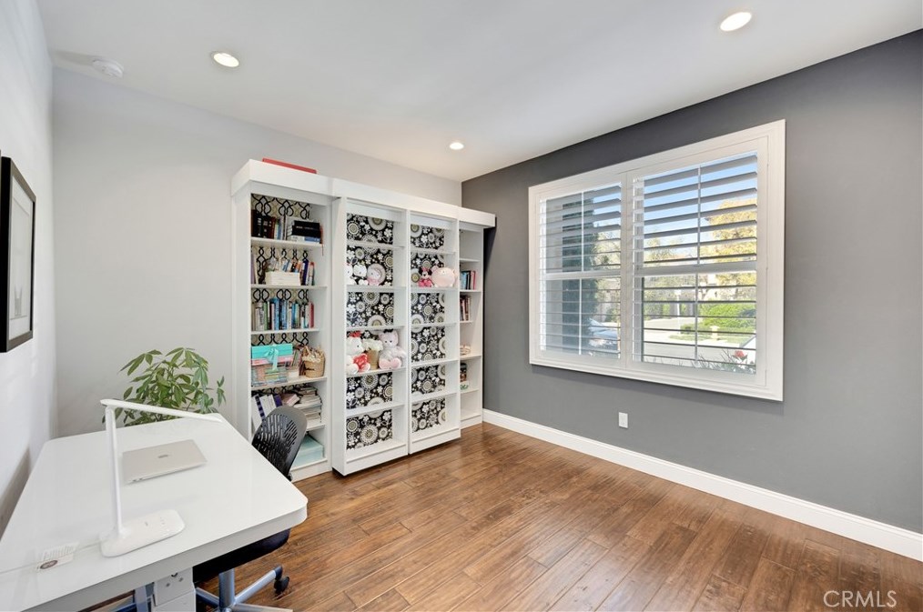 210 Overbrook, Irvine CA  92620-2169 exterior