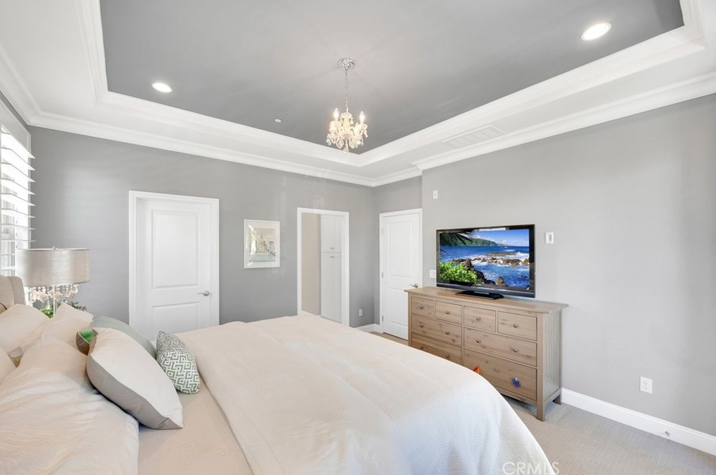 210 Overbrook, Irvine CA  92620-2169 exterior