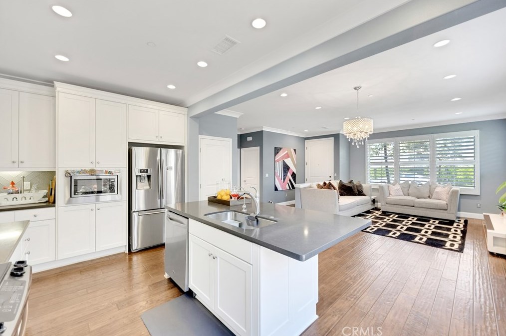 210 Overbrook, Irvine CA  92620-2169 exterior