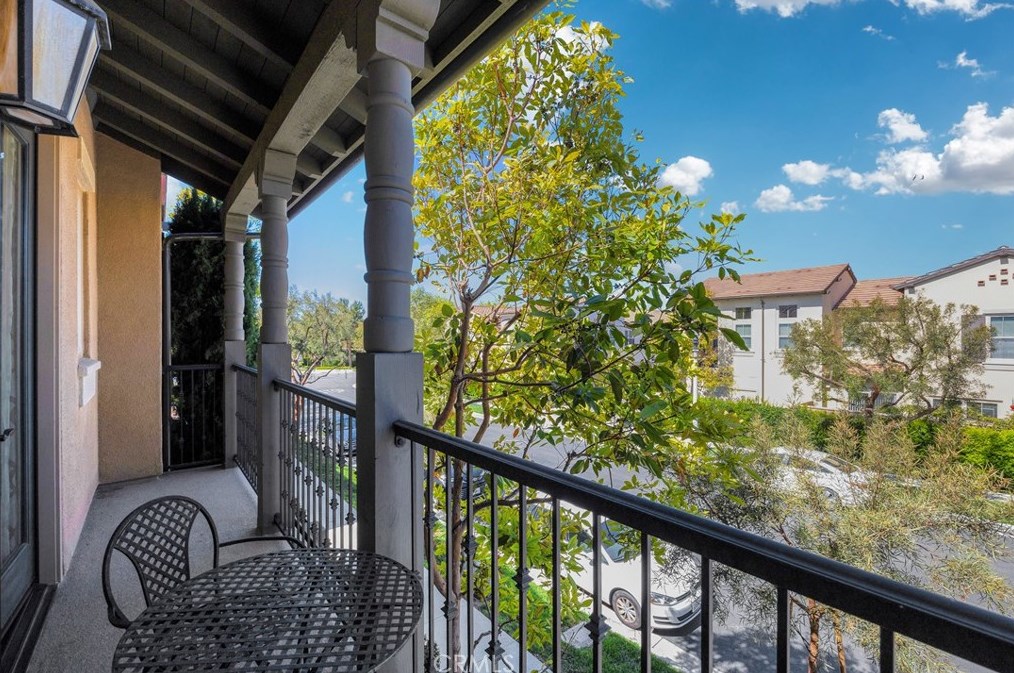 210 Overbrook, Irvine CA  92620-2169 exterior