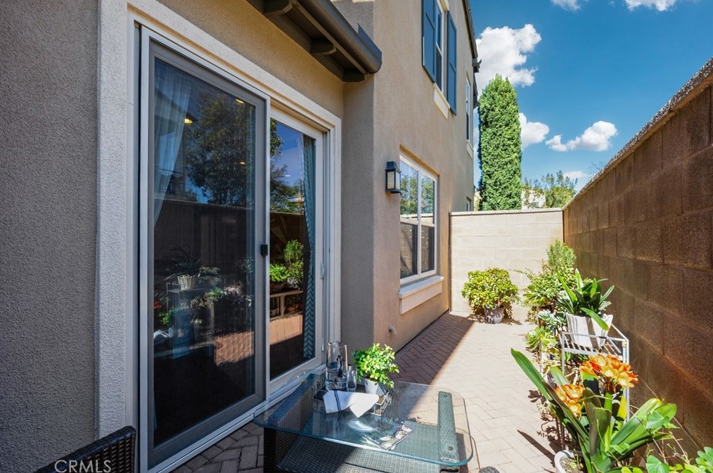 210 Overbrook, Irvine CA  92620-2169 exterior