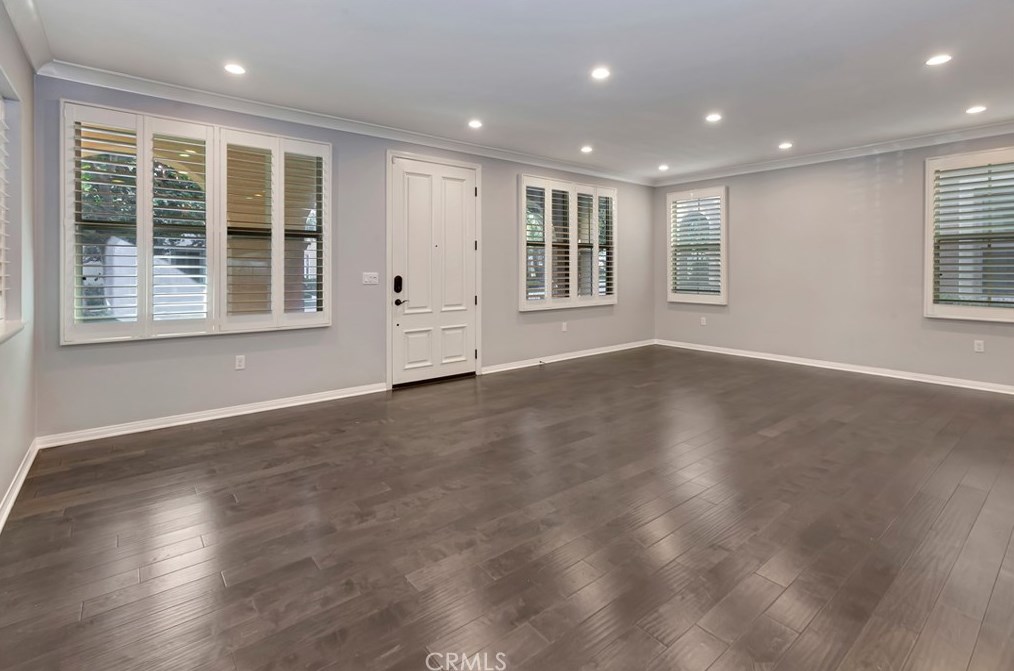 76 Mayfair, Irvine CA  92620-2149 exterior