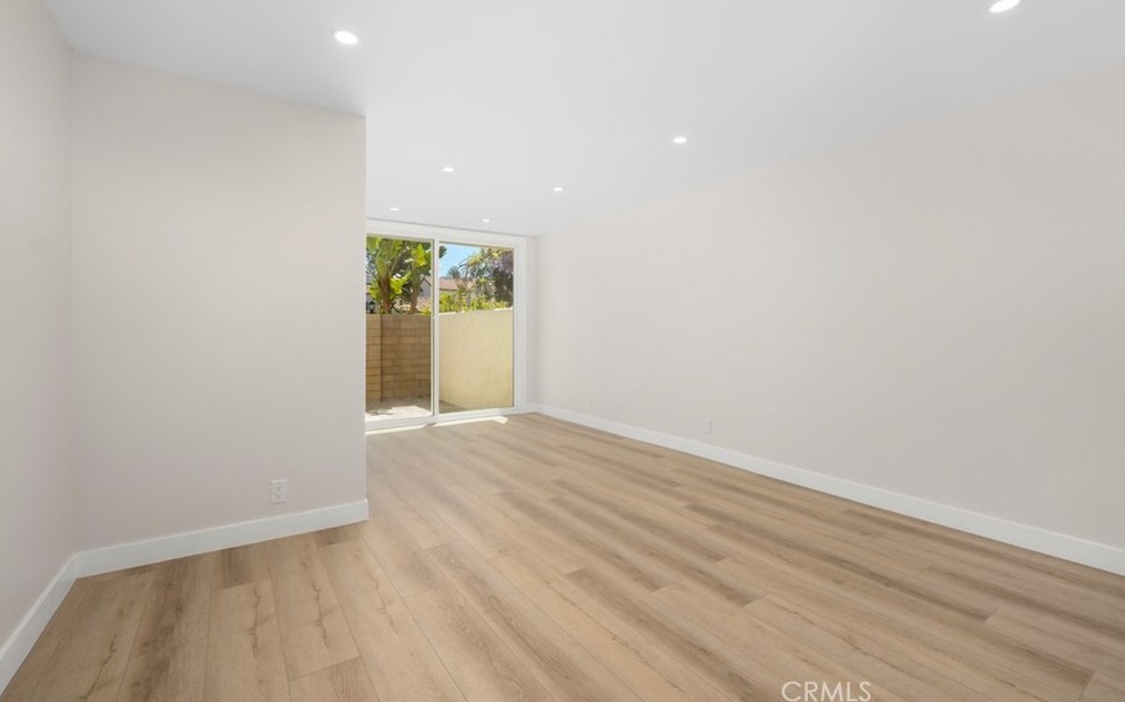 12 Redwood Tree Ln, Irvine CA  92612-2226 exterior