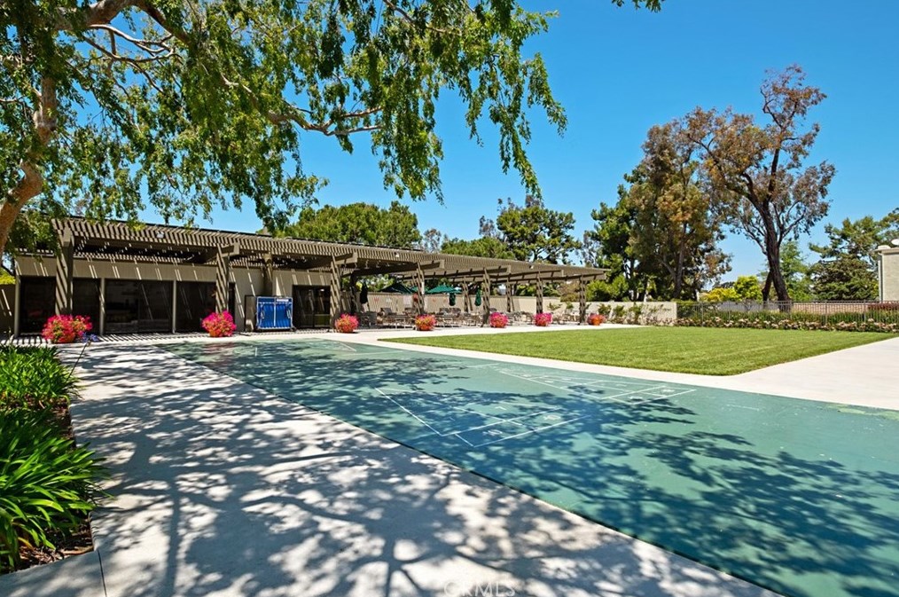 12 Redwood Tree Ln, Irvine CA  92612-2226 exterior