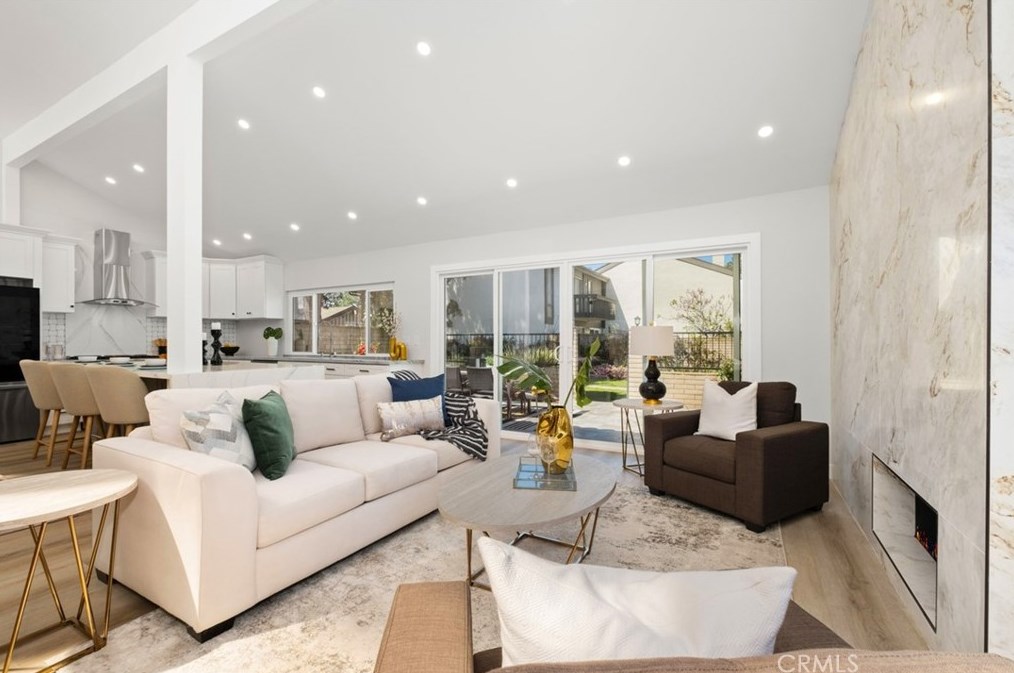 12 Redwood Tree Ln, Irvine CA  92612-2226 exterior