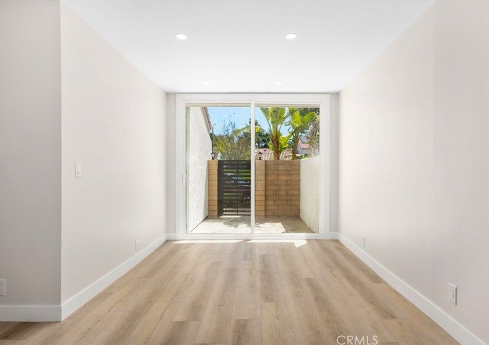 12 Redwood Tree Ln, Irvine CA  92612-2226 exterior