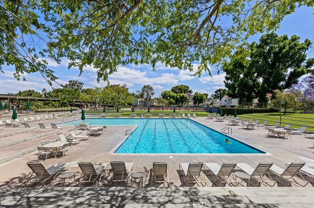 12 Redwood Tree Ln, Irvine CA  92612-2226 exterior