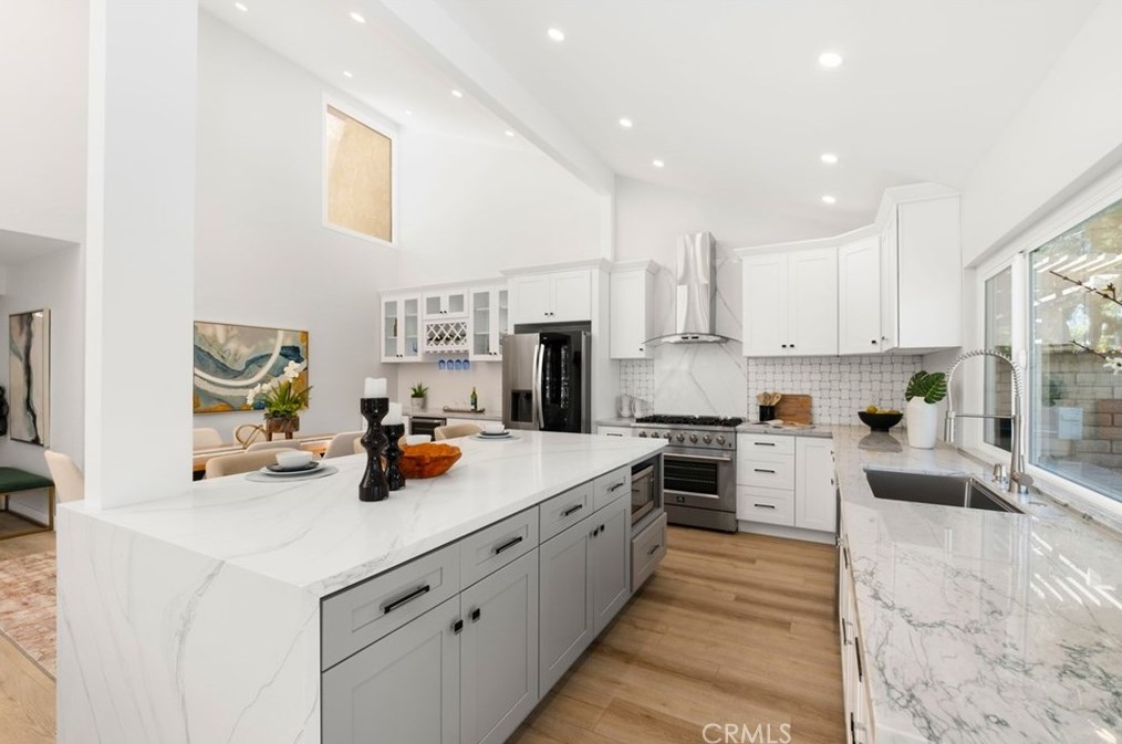 12 Redwood Tree Ln, Irvine CA  92612-2226 exterior