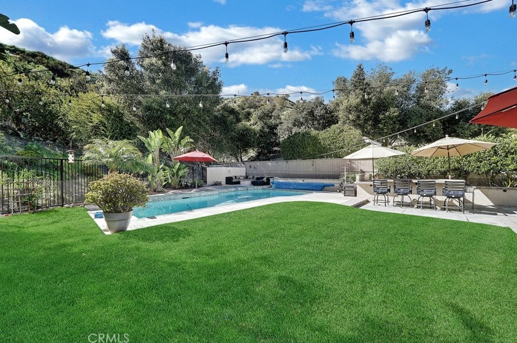 11 Sundown Dr, Trabuco Canyon, CA 92679