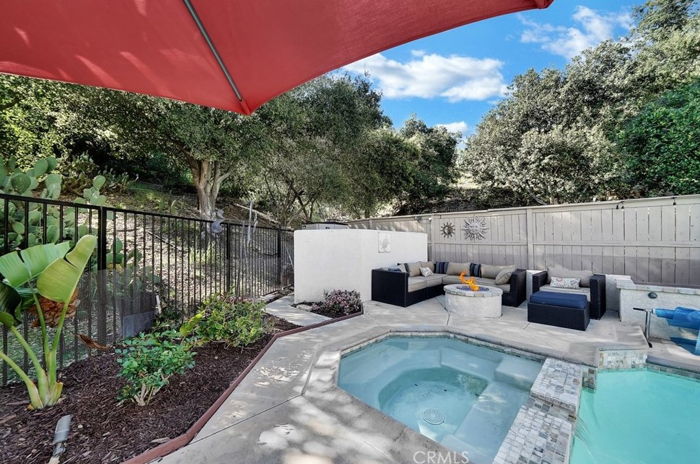 11 Sundown Dr, Trabuco Canyon CA  92679-5300 exterior