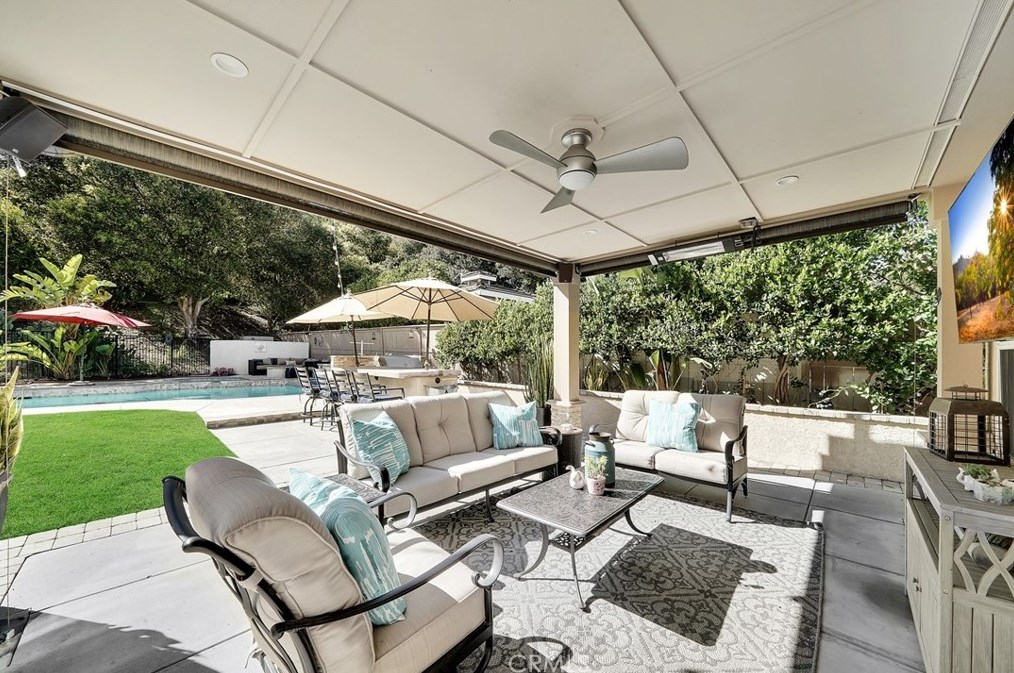 11 Sundown Dr, Trabuco Canyon CA  92679-5300 exterior