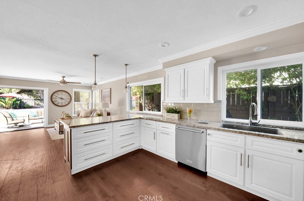 11 Sundown Dr, Trabuco Canyon CA  92679-5300 exterior