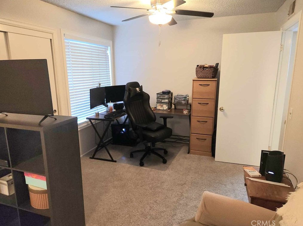 19451 Mclaren Ln, Huntington Beach CA  92646-2757 exterior