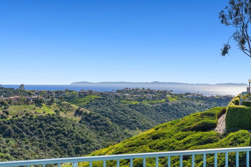 74 Chandon, Newport Beach CA  92657-1111 exterior