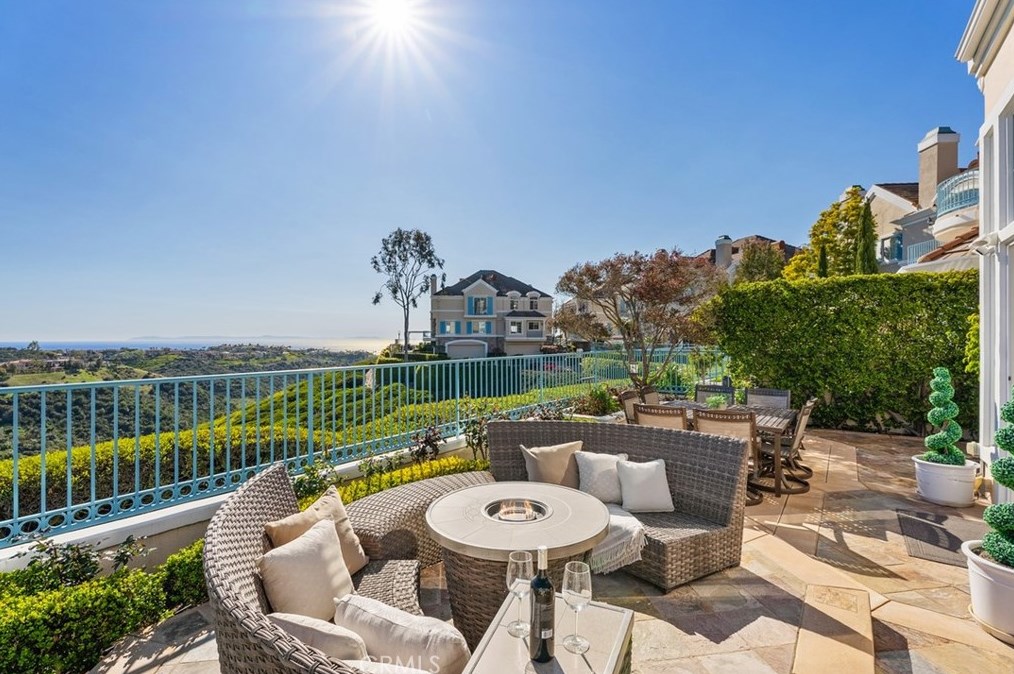 74 Chandon, Newport Beach CA  92657-1111 exterior