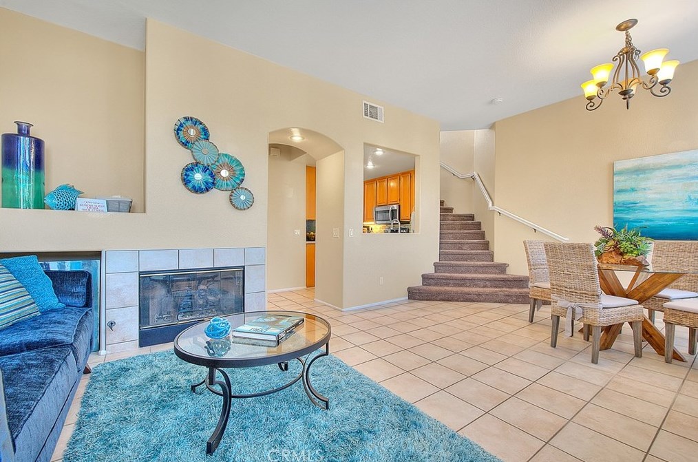 8027 Naples Ln, Anaheim CA  92808-2436 exterior