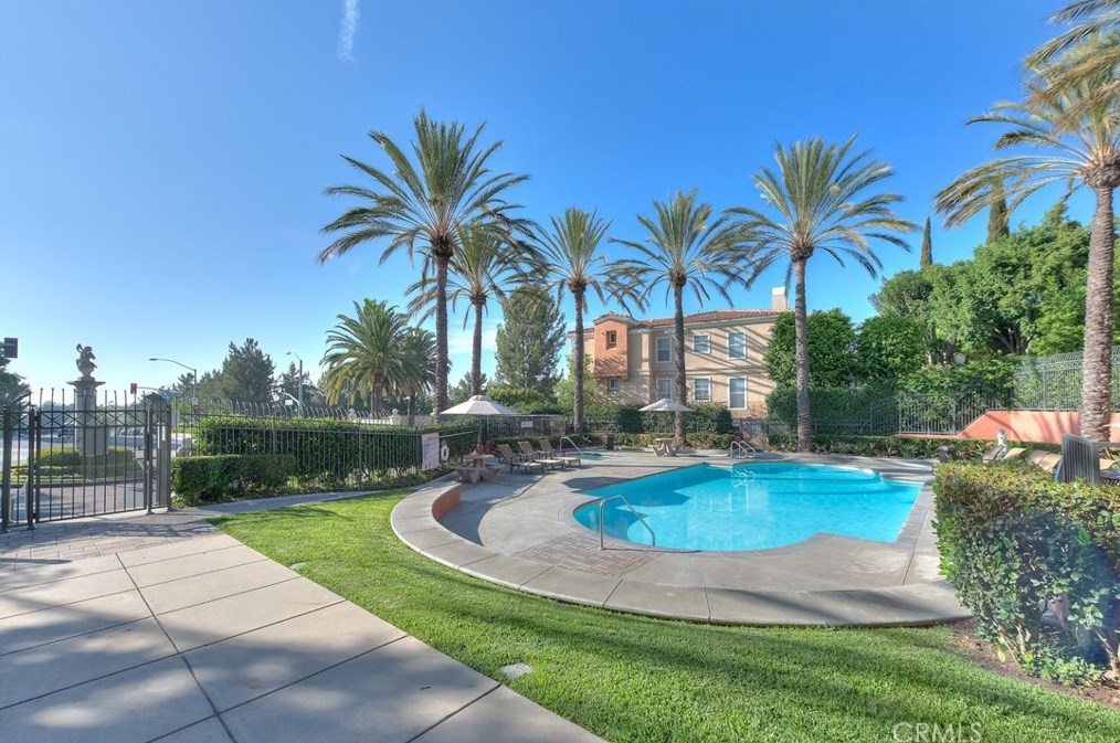 8027 Naples Ln, Anaheim CA  92808-2436 exterior