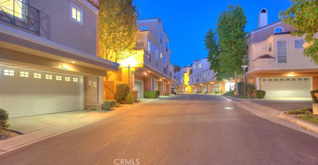 8027 Naples Ln, Anaheim CA  92808-2436 exterior