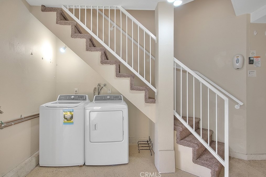 8027 Naples Ln, Anaheim CA  92808-2436 exterior