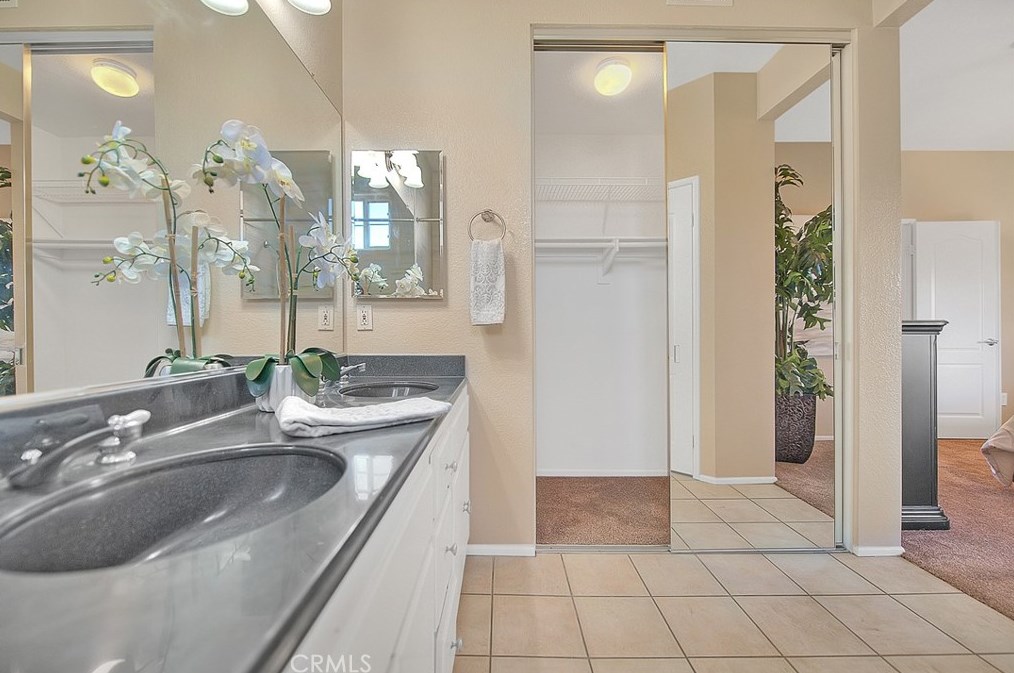 8027 Naples Ln, Anaheim CA  92808-2436 exterior