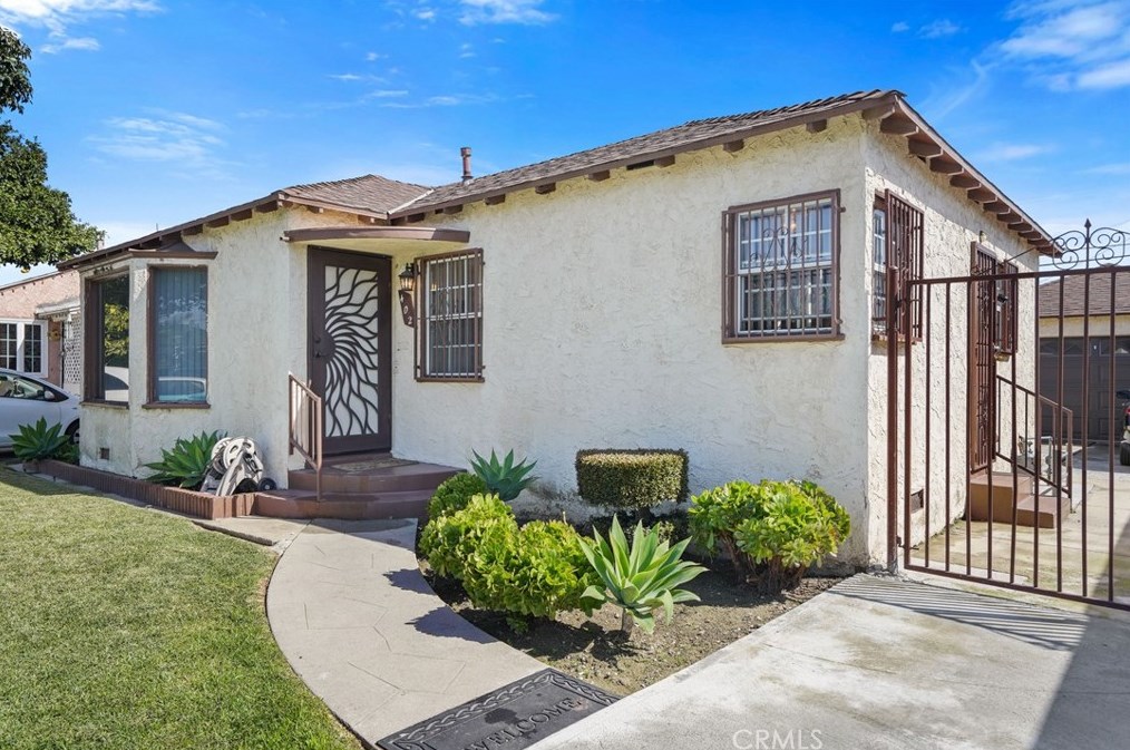 402 N Locust Ave, Compton, CA 90221