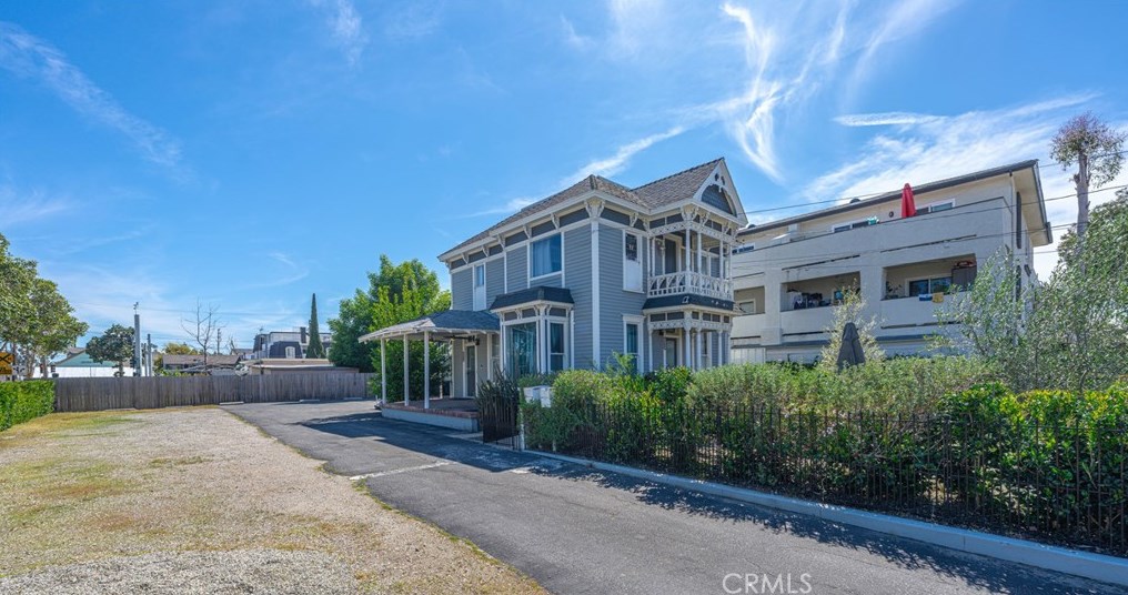 1108 5th St, Santa Ana CA  92703-3802 exterior