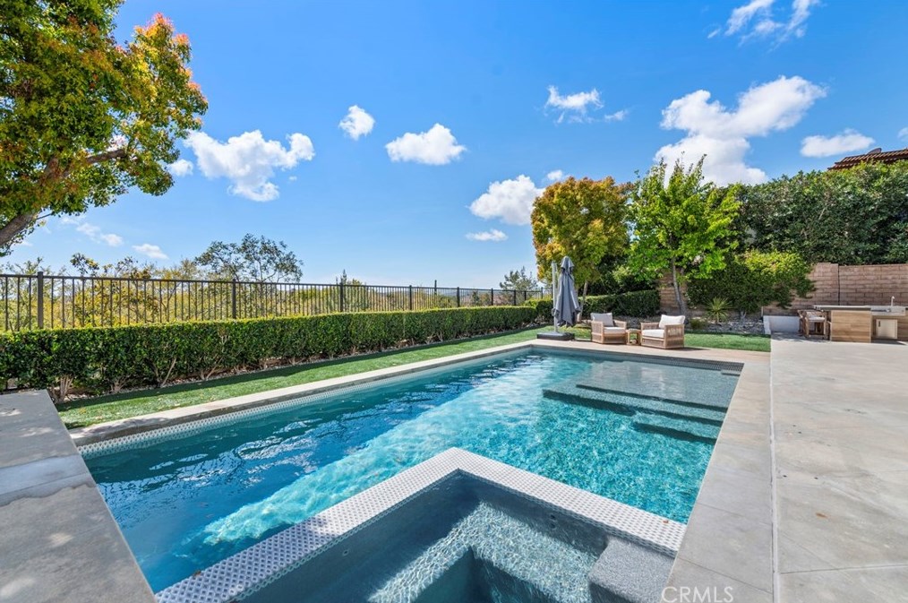 12 Kent Ct, San Juan Capistrano, CA 92694