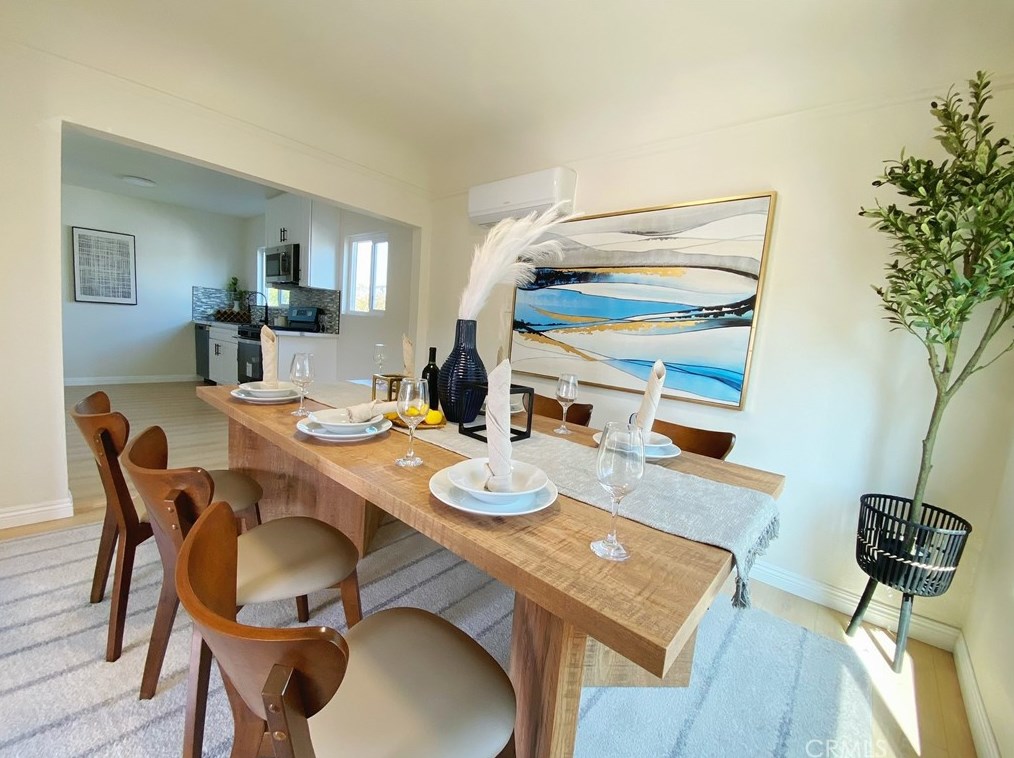 2045 111th St, Los Angeles CA  90047-4702 exterior