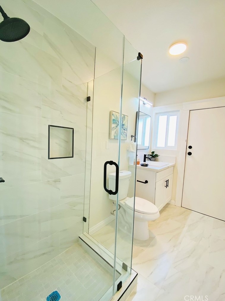 2045 111th St, Los Angeles CA  90047-4702 exterior