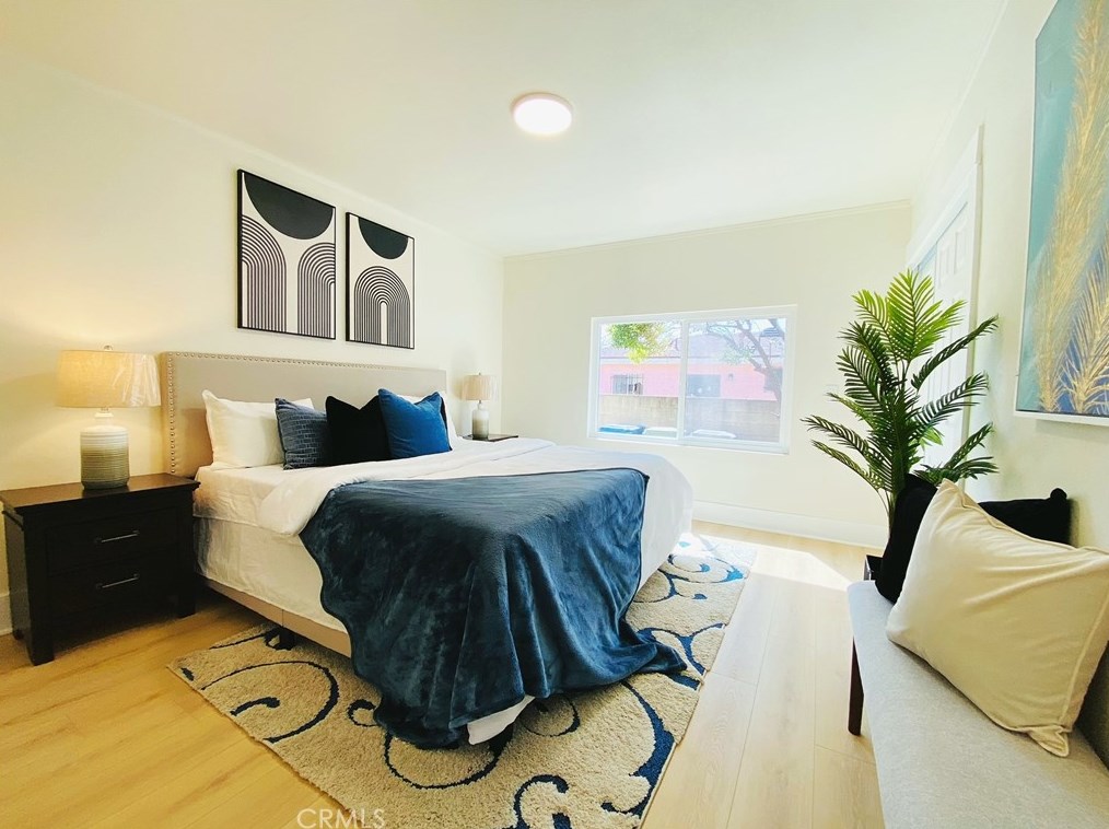 2045 111th St, Los Angeles CA  90047-4702 exterior