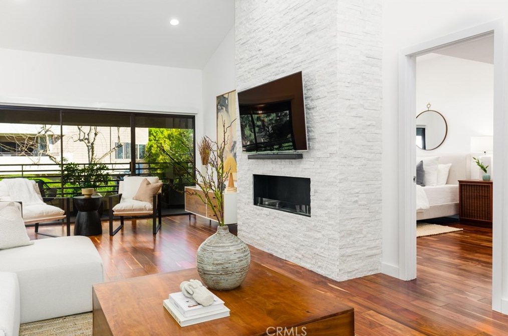 280 Cagney Ln #301, Newport Beach, CA 92663