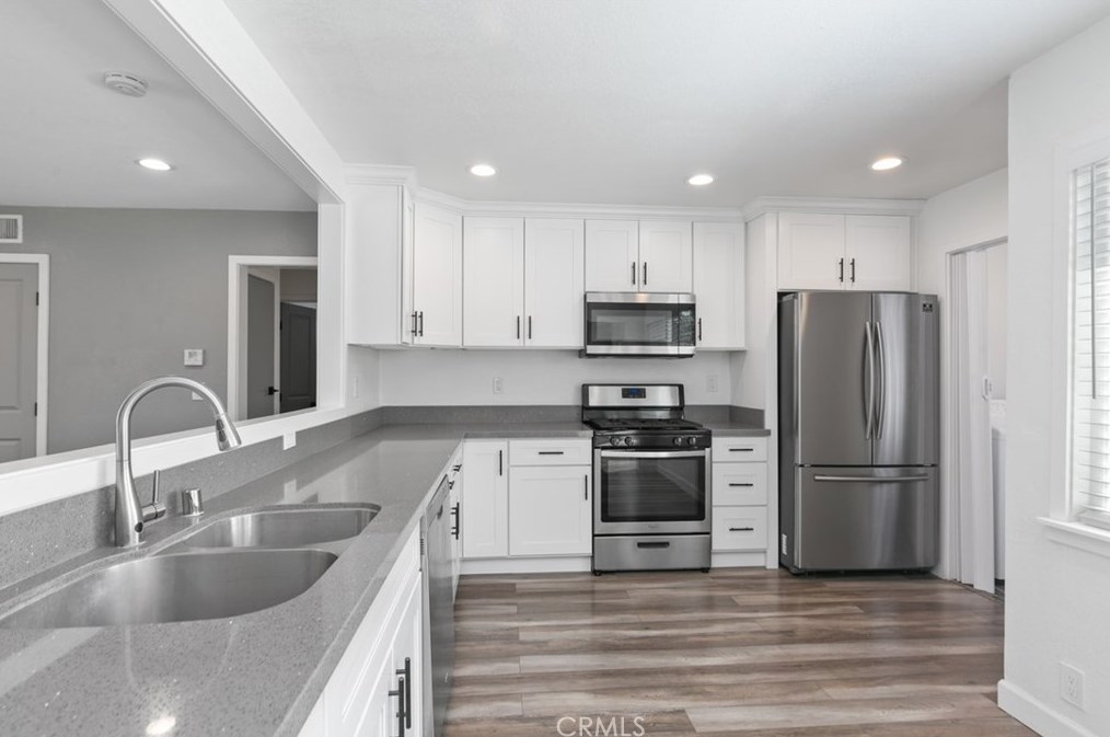 2836 Elmlawn Dr, Anaheim CA  92804-3913 exterior