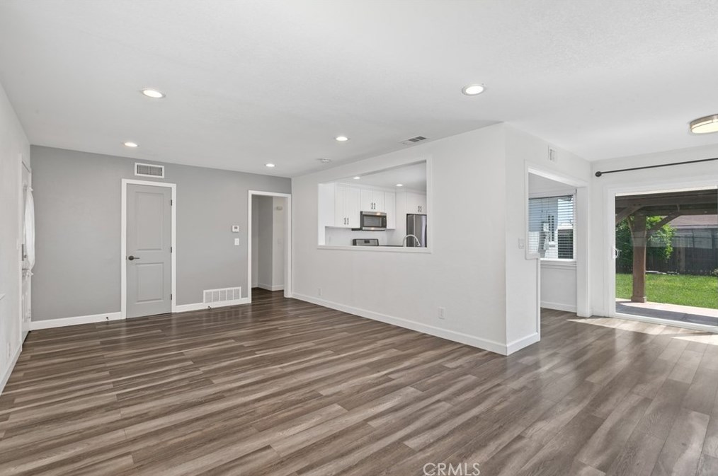 2836 Elmlawn Dr, Anaheim CA  92804-3913 exterior
