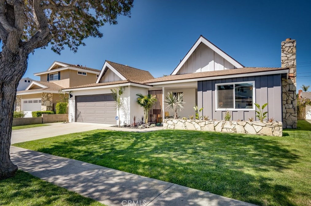 16091 Marjan Ln, Huntington Beach, CA 92647-3423