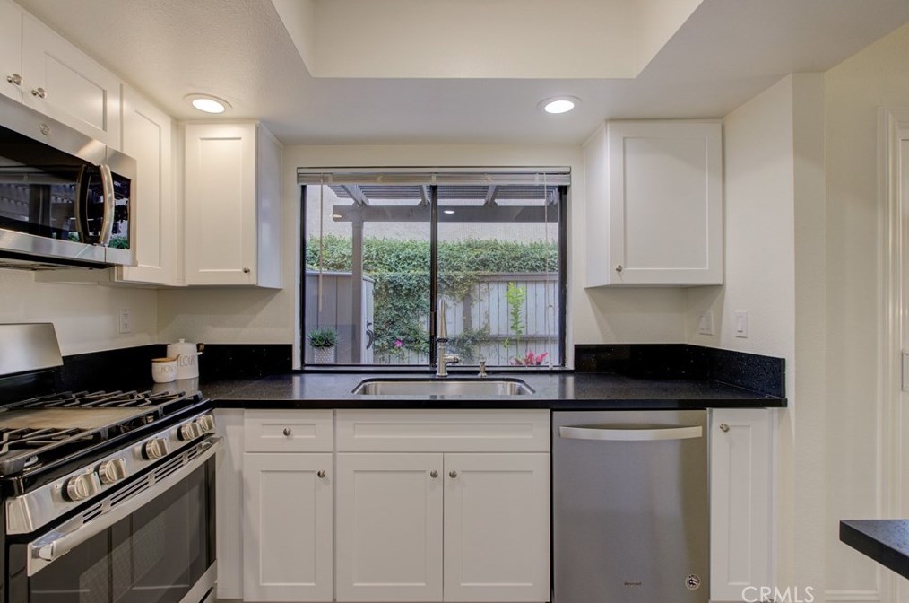 1707 Heritage Cir, Anaheim CA  92804-6553 exterior