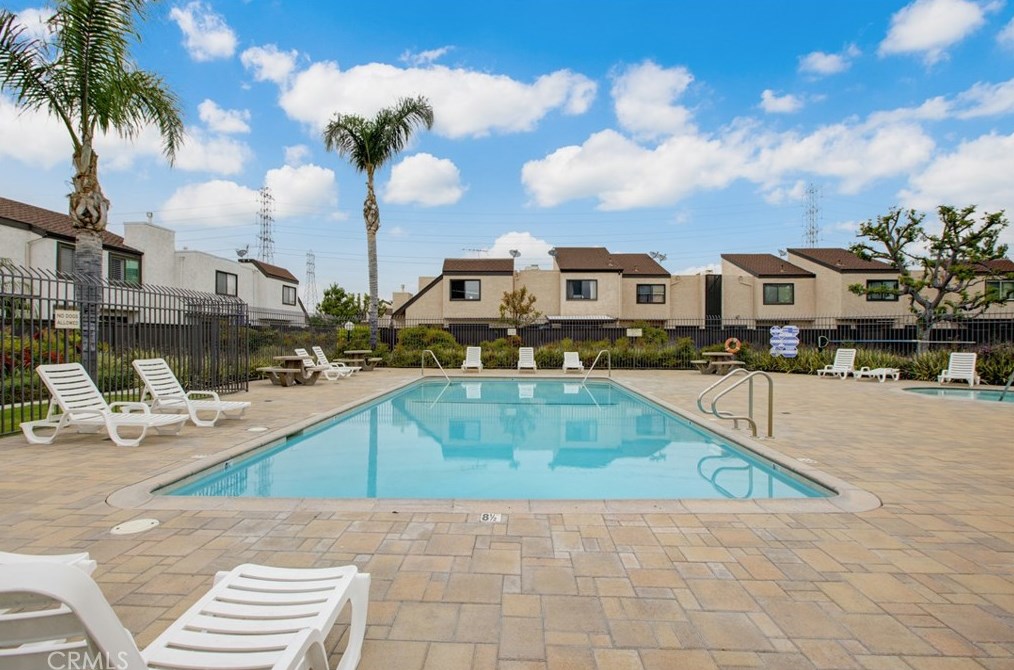 1707 Heritage Cir, Anaheim CA  92804-6553 exterior